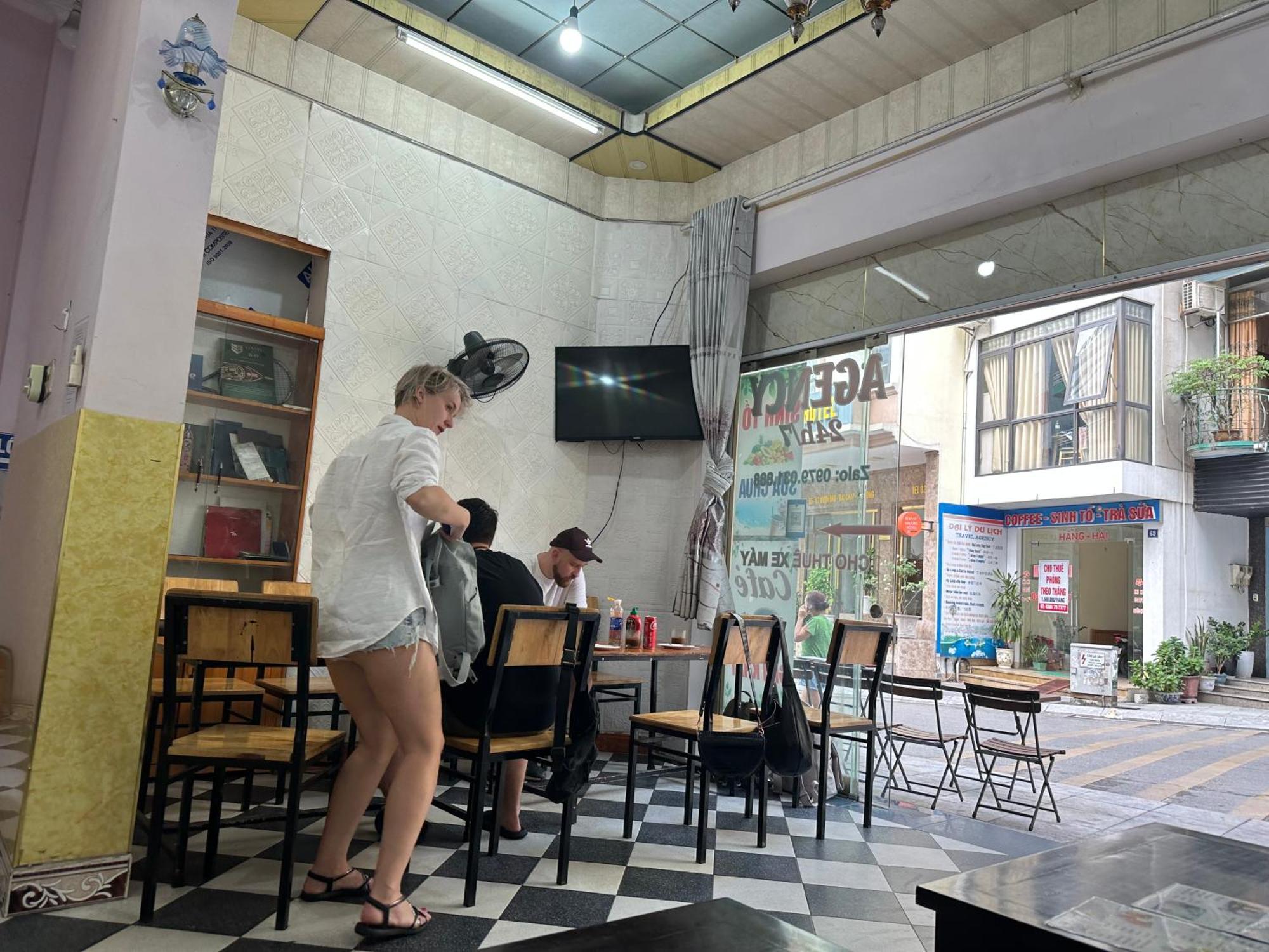 Discovery Travel Homestay ฮาลอง ภายนอก รูปภาพ